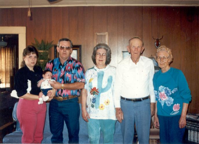DONNA, COLTON, DAVID, NANNY, PA, & MA